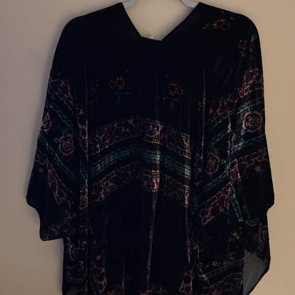 Akemi + Kin Anthropologie Womens Titania Velvet Kimono Wrap - Picture 3 of 3
